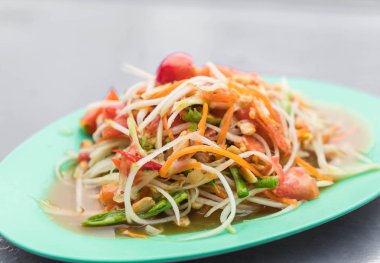 Baharatlı papaya salatası