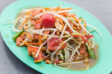 Baharatlı papaya salatası