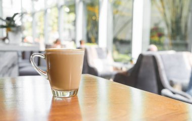 Sıcak latte kahve fincanı