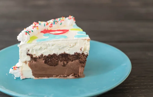 Feliz aniversário bolo de sorvete — Fotografia de Stock