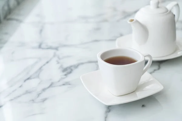 Teetasse auf dem Tisch — Stockfoto