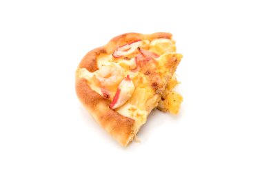 Beyaz arka plan üzerinde izole hawaiian deniz ürünleri pizza 