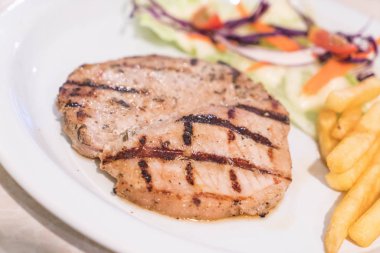 oryantal domuz eti biftek