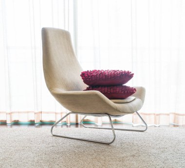 Kanepe oturma Interio dekorasyonda güzel lüks yastık