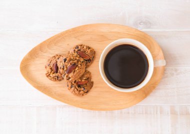 Çerezler ile siyah kahve 