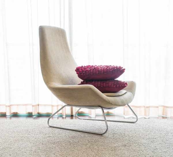 Kanepe oturma Interio dekorasyonda güzel lüks yastık