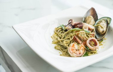 peasto Baharatlı deniz ürünleri 