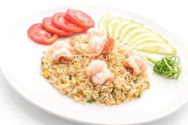 Kızarmış pirinç ve karides.