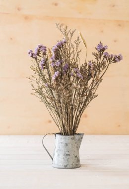 Statice ve caspia çiçekler