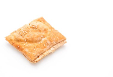 beyaz zemin üzerine pasta