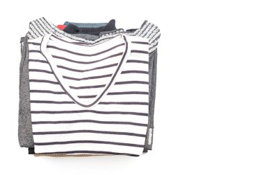 giyim üzerine beyaz yığınları 