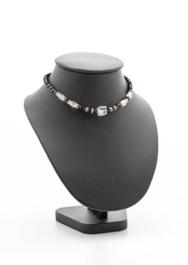 güzel ve lüks kolye takı ile boyun standı 