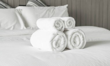 Yatak Dekorasyon yatak odası iç beyaz havlu 