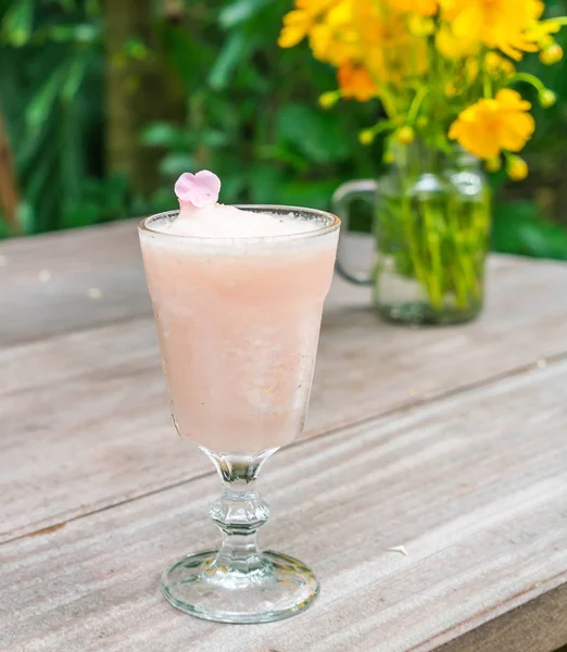 Lichee mit Rose-Smoothie — Stockfoto