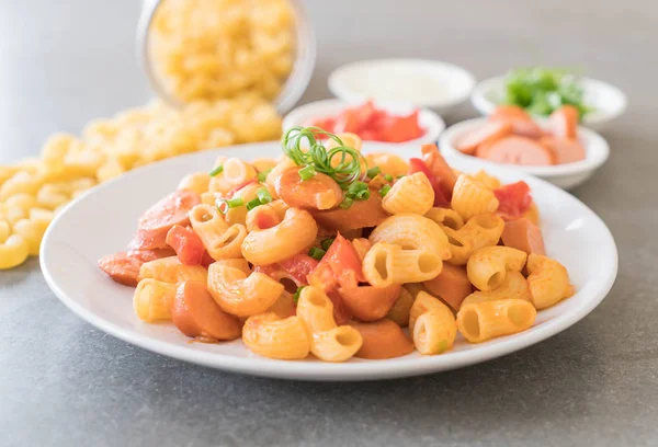 Macarrones con salchicha — Foto de Stock