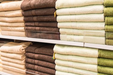 raf havlu yığını