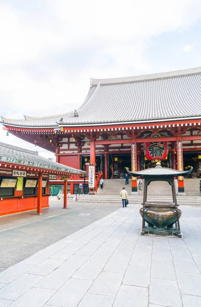 Hermosa arquitectura en el Templo Sensoji alrededor del área de Asakusa en — Foto de Stock