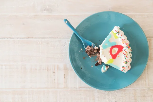 お誕生日おめでとうアイス クリーム ケーキ — ストック写真