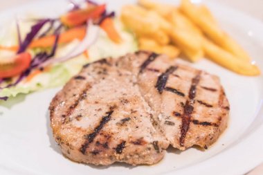 oryantal domuz eti biftek