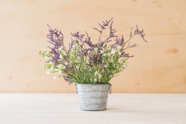 Statice ve caspia çiçekler