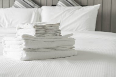 Yatak Dekorasyon yatak odası iç beyaz havlu 