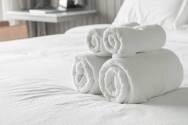 Yatak Dekorasyon yatak odası iç beyaz havlu 