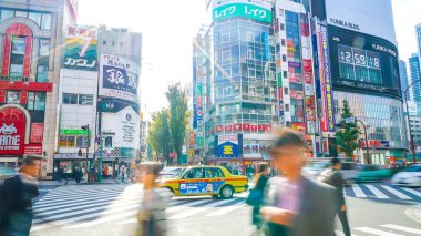 Tokyo, Japonya - 2016 Kasım 17: Shinjuku Tokyo'nın busine biridir