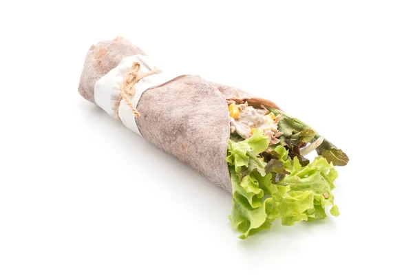 Wrap sallad rulle med tonfisk majs sallad — Stockfoto