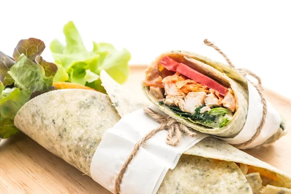 tavuk ve ıspanak salatası rulo sarma