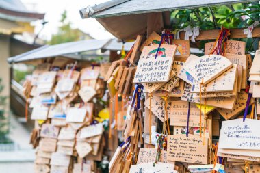 Tokyo, Japonya, 16 Kasım 2016: Ema plaklar dilek Senso-ji sıcaklığında