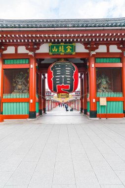 Güzel mimari Asakusa alanında çevresinde Sensoji Tapınağı'nda 
