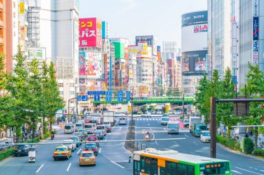 Tokyo, Japonya - 2016 Kasım 17: Shinjuku Tokyo'nın busine biridir