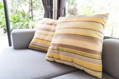 Kanepe dekorasyon güzel yastık 