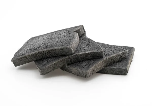 Pan de carbón sobre blanco — Foto de Stock