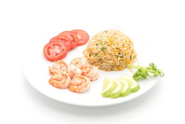 Kızarmış pirinç ve karides.