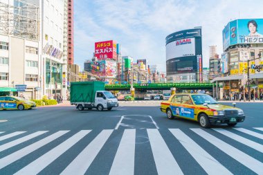 Tokyo, Japonya - 2016 Kasım 17: Shinjuku Tokyo'nın busine biridir