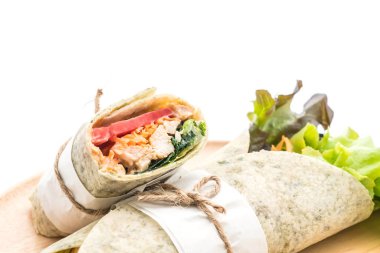 tavuk ve ıspanak salatası rulo sarma