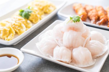 buğulanmış karides köfte dim sum