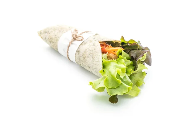 Wikkel salade roll met kip en spinazie — Stockfoto