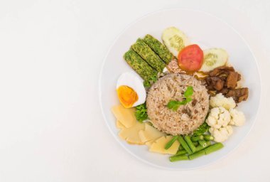 kızarmış pilav karidesli sosu yapıştırın 