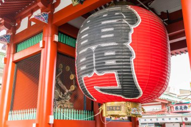 Güzel mimari Asakusa alanında çevresinde Sensoji Tapınağı'nda 