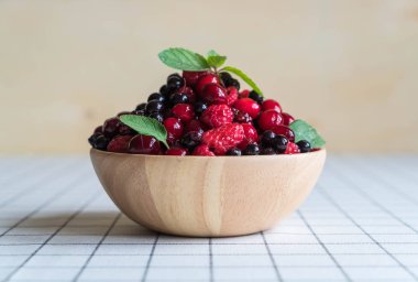 dondurulmuş karışık berry