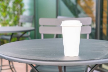 Kahve dükkanında kahve fincanı.