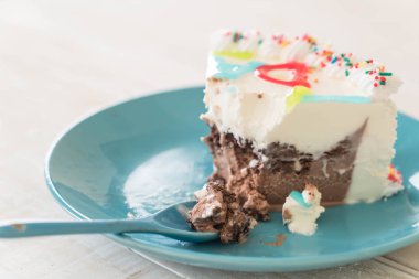 iyi ki doğdun dondurmalı pasta 