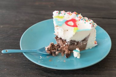 iyi ki doğdun dondurmalı pasta 