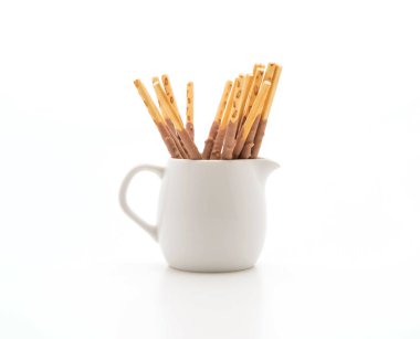 Badem aromalı bisküvi sopayla