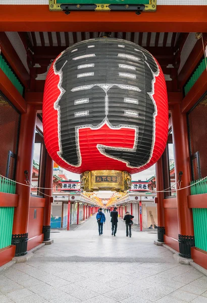 Hermosa arquitectura en el Templo Sensoji alrededor del área de Asakusa en — Foto de Stock