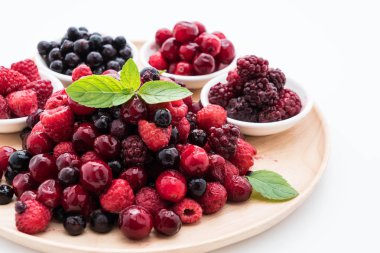 dondurulmuş karışık berry