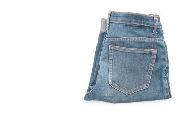 beyaz üzerine kısa jean 