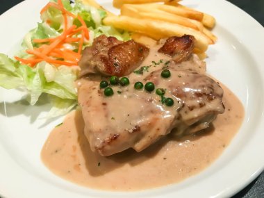 biber soslu tavuk biftek